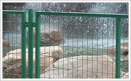 高速公路護欄網 價格、規(guī)格型號與安全防護設備解析